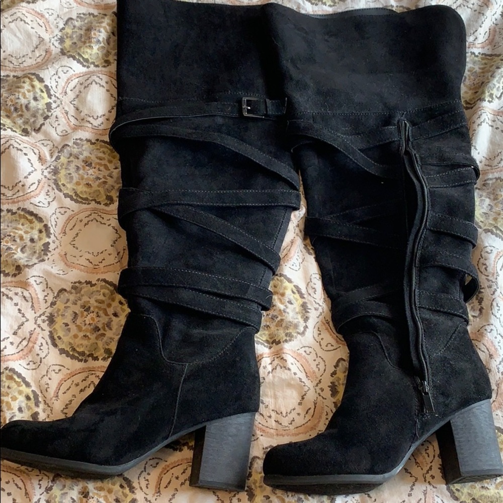 NWOT Over the knee black suede boots